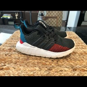 Adidas little boys sneaker